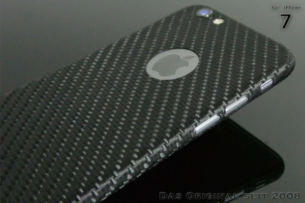 Carbon Cover iPhone 7 mit Logo Window
